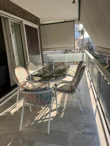 Spacious And Sunny In Cholargos Apartment