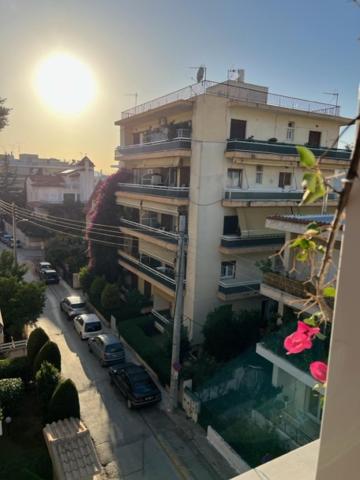 Apartment Spacious And Sunny In Cholargos *
