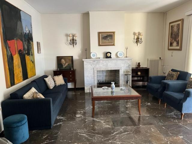 Spacious And Sunny In Cholargos * Athens