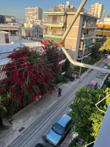 Spacious And Sunny In Cholargos
