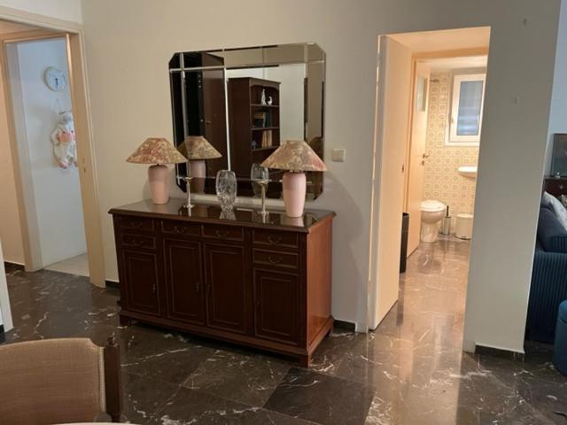 Apartment Spacious And Sunny In Cholargos *